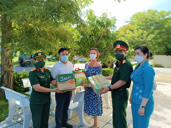 100 công dân Nga được hỗ trợ lương thực giữa lúc TP Nha Trang giãn cách xã hội