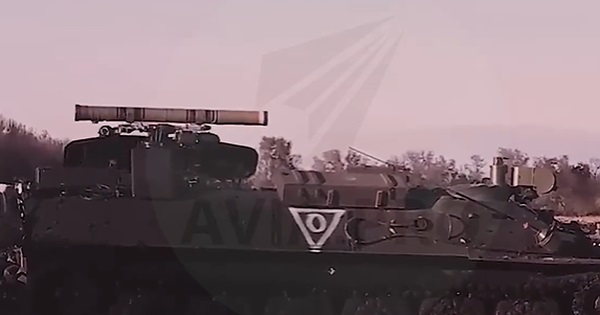Nga tung video tổ hợp tên lửa Shturm-S xé toạc xe bọc thép Ukraine