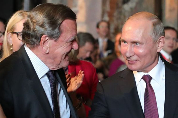 Mục đích ''kỳ nghỉ'' tại Moscow của cựu Thủ tướng Đức Gerhard Schroeder