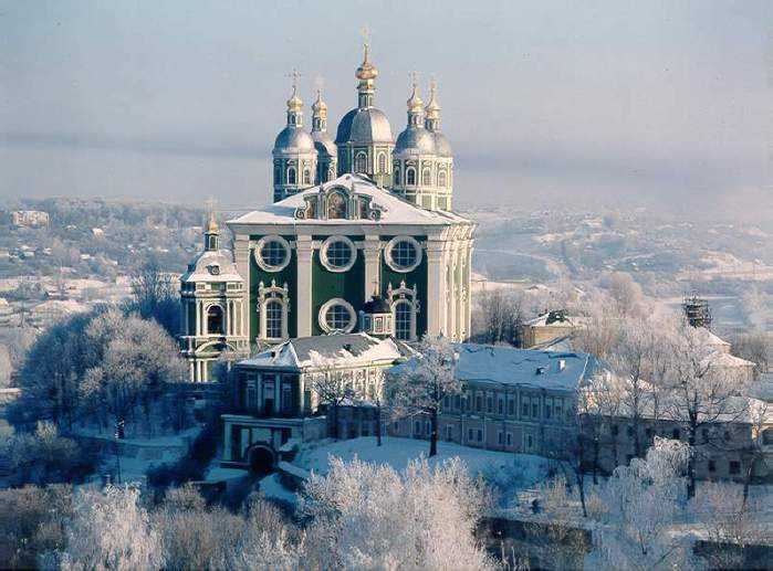 Ngắm những nhà thờ đẹp như bước ra từ cổ tích của nước Nga
