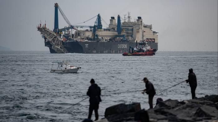 Hệ quả mở rộng của việc áp giá trần đối với dầu thô của Nga nhìn từ eo biển Bosphorus
