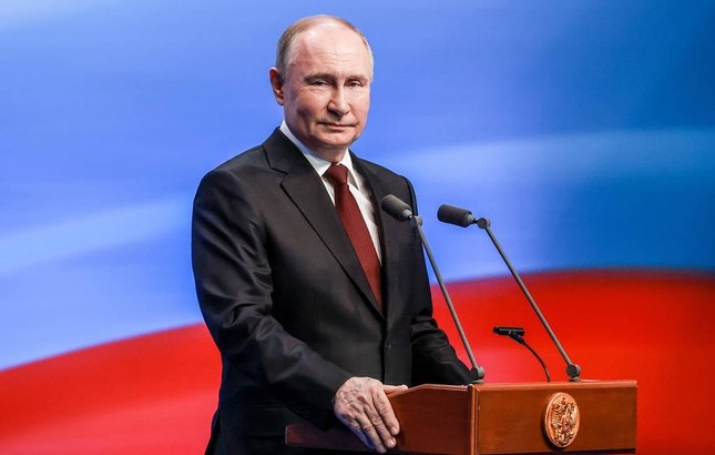 Tổng thống Putin: Nga sẽ phát triển tuyến đường sắt đến Crimea