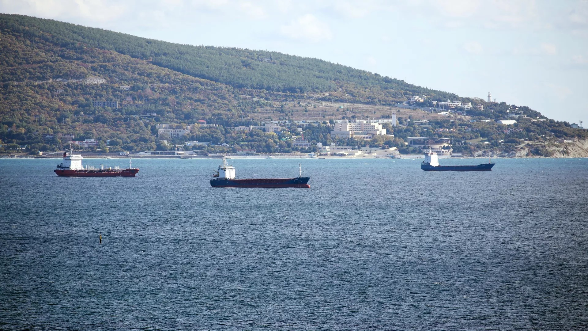 Truyền thông: Các nhà máy lọc dầu Ấn Độ tiếp tục mua dầu từ Nga