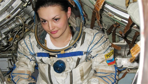Nữ phi hành gia xinh đẹp của Nga lần đầu bay vào vũ trụ