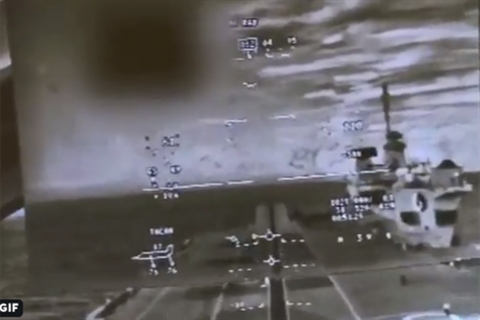 Máy bay ném bom Nga 'hạ gục' tàu sân bay Mỹ