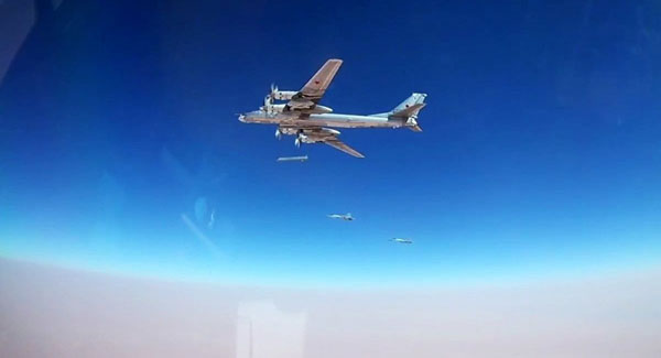 Xem máy bay Nga dội bom khủng bố tại thành trì cuối cùng ở Syria