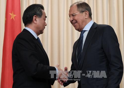 Ngoại trưởng Nga và Trung Quốc thảo luận về hợp tác chống dịch bệnh viêm đường hô hấp cấp