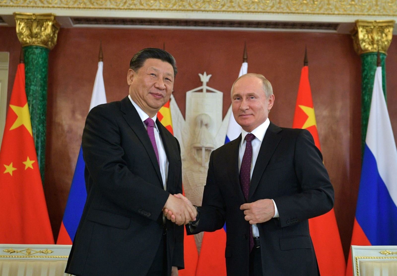 Nga và Trung Quốc đang 'lật ngược thế cờ' với EU, Mỹ