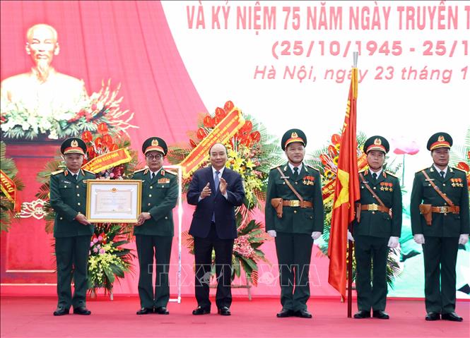 Thủ tướng dự Lễ kỷ niệm 75 năm Ngày Truyền thống Tổng cục Tình báo Quốc phòng