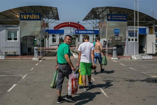 Ukraine sẽ siết chặt kiểm soát biên giới với công dân Nga