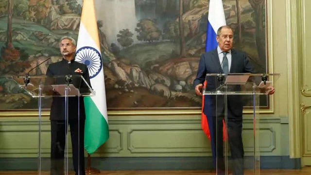 Ấn Độ quyết mua dầu Nga với lý do không thể thuyết phục hơn, Moscow tạm dẫn trước trong 