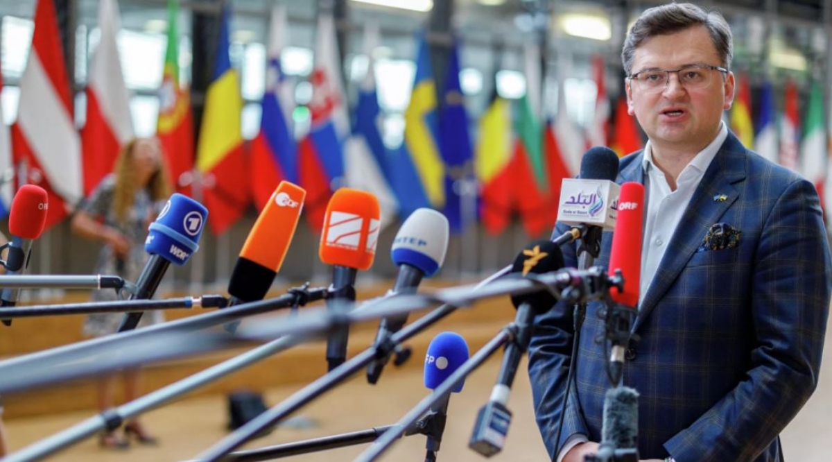 Ngoại trưởng Ukraine chỉ trích NATO ''hầu như không hỗ trợ gì cho Kiev''