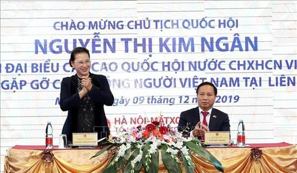 Chủ tịch Quốc hội Nguyễn Thị Kim Ngân thăm, gặp gỡ cộng đồng người Việt Nam tại Nga