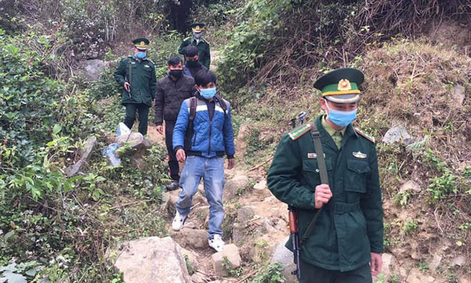 Bắt giữ 3 người nhập cảnh trái phép vào Việt Nam