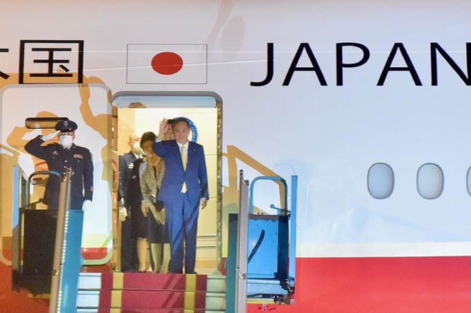 Thủ tướng Nhật Bản và Phu nhân bắt đầu thăm chính thức Việt Nam