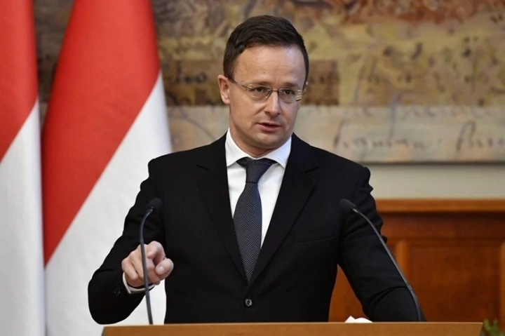 Hungary cảnh báo châu Âu không chạy đua với Mỹ hỗ trợ vũ khí cho Ukraine