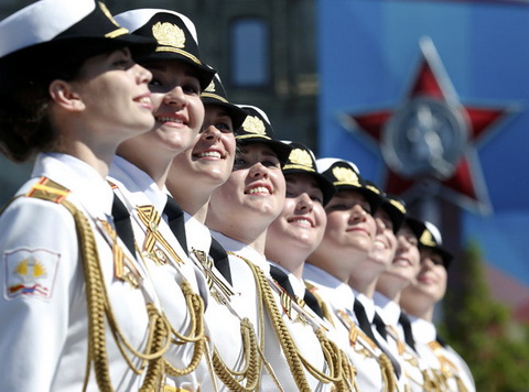 Lý giải 'nụ cười Nga' của những người lính diễu binh Chiến thắng