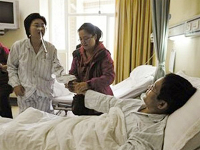 Rơi nước mắt chuyện người vợ hiến gan cứu chồng cũ