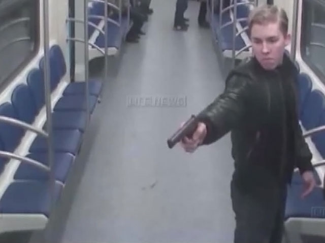 Moskva: Bị đánh, bị bắn trong tàu điện ngầm