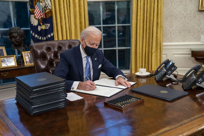 Dự luật mới của ông Biden mở đường cho 11 triệu người nhập cư
