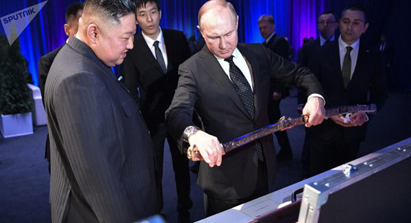 Ông Kim Jong Un và ông Putin tặng nhau những món quà đặc biệt