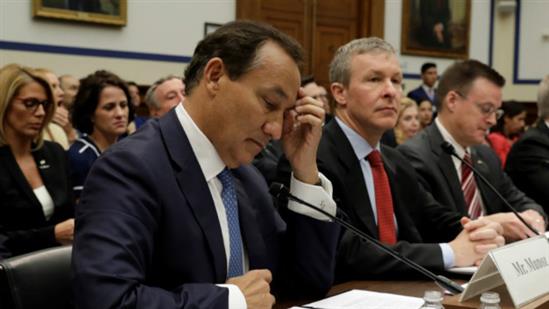 Sếp United Airlines xin lỗi trước Hạ viện vụ bác sĩ gốc Việt