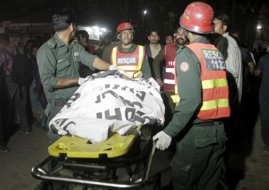 Pakistan: Đánh bom kinh hoàng nhằm vào phụ nữ và trẻ em, 65 người chết