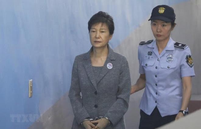 Cựu Tổng thống Hàn Quốc lĩnh án 20 năm tù vì tham nhũng