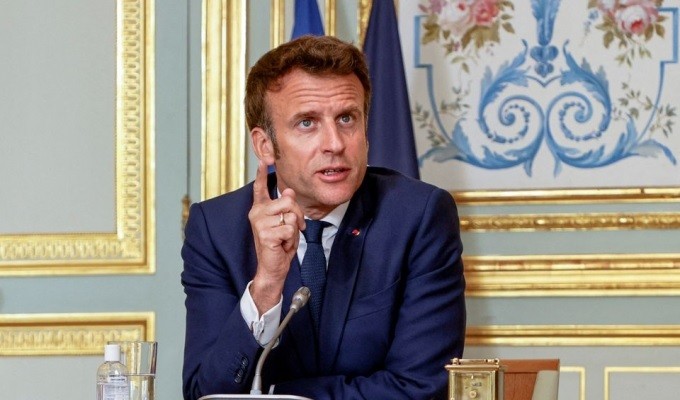Hai ngày trước vòng cuối bầu cử, Tổng thống Pháp nhắn nhủ người đồng cấp Nga