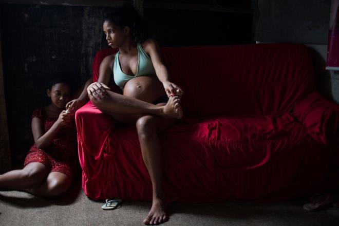 Bi kịch xuất ngoại phá thai của phụ nữ Brazil
