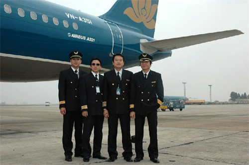 Phi công Vietnam Airlines nghỉ việc hàng loạt: Chiều nay tổng công ty gặp gỡ báo chí