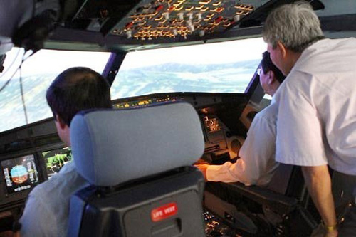 Phi công Jetstar Pacific ngất xỉu khi bay huấn luyện