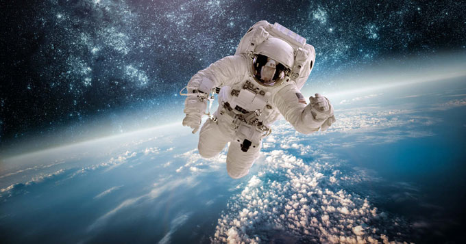 Lần đầu sau 12 năm, người nước ngoài có thể mặc bộ đồ du hành Nga bước ra không gian vũ trụ
