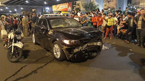 Nhân chứng vụ ô tô BMW tông hàng loạt xe: 