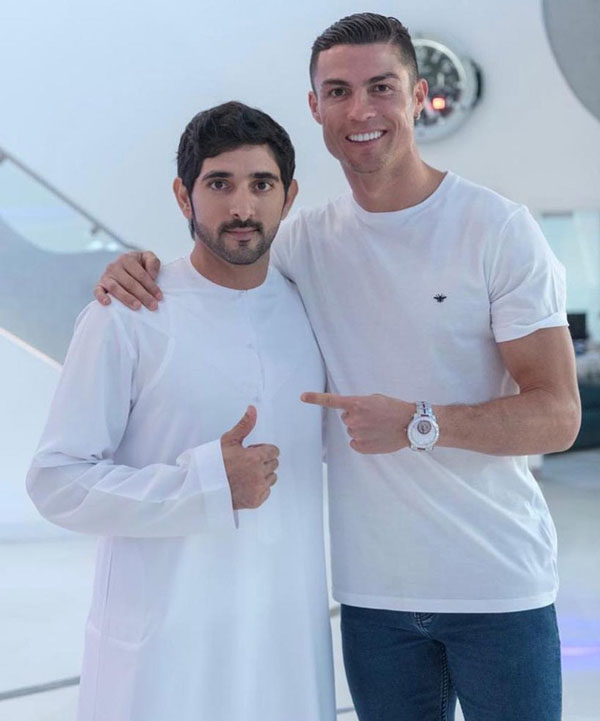 Hai trai đẹp siêu giàu trong một bức ảnh 6 triệu lượt like: Ronaldo nhiều tiền mấy cũng chỉ là 