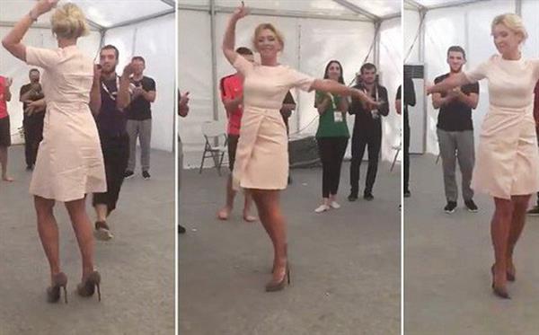 Video: Chiêm ngưỡng điệu nhảy của người phát ngôn Bộ Ngoại giao Nga
