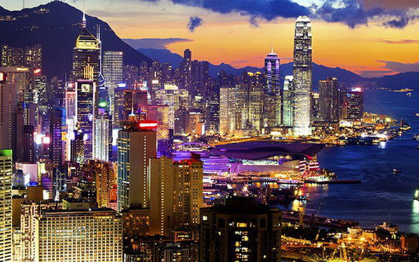 Chính phủ Trung Quốc hối thúc 100 doanh nghiệp nhà nước đổ tiền thâu tóm Hồng Kông