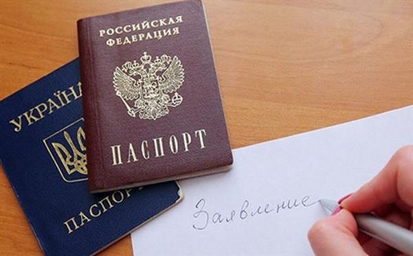 Hơn 160 nghìn dân Đông Ukraine xếp hàng xin quốc tịch Nga