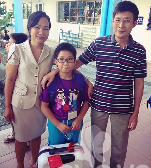 Phụ huynh bỏ trăm triệu cho con du học hè