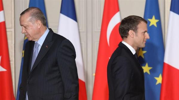 Thổ Nhĩ Kỳ chỉ trích Macron “nông cạn” khi nói NATO đang “chết não“