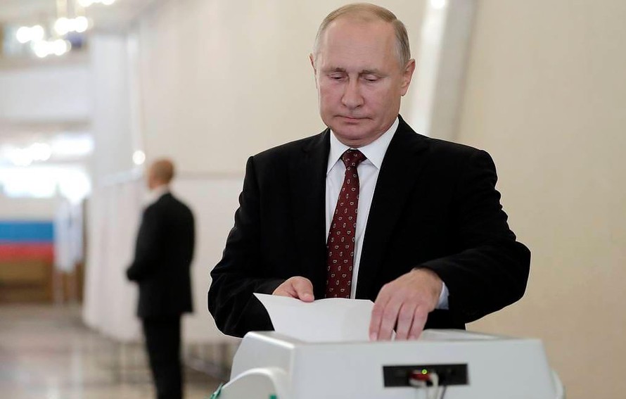 Bầu cử Duma Quốc gia Nga: Đang tự cách ly, ông Putin bỏ phiếu trực tuyến