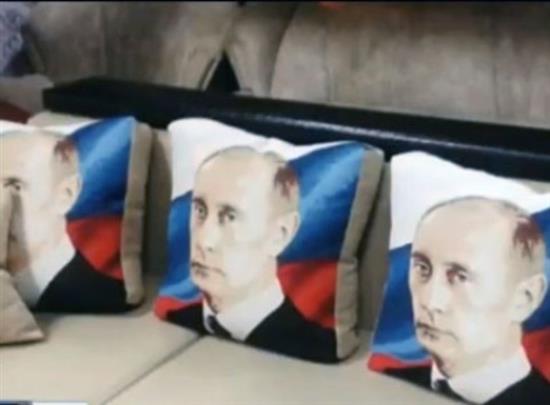 “Nhãn hàng” Putin được yêu chuộng ở Nga