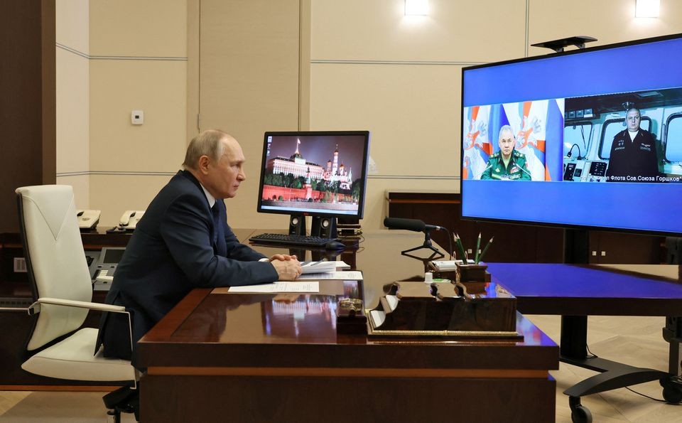 Tổng thống Putin cảnh báo những tàu sân bay hiện đại chớ đến gần tàu khu trục Đô đốc Gorshkov vì một lý do