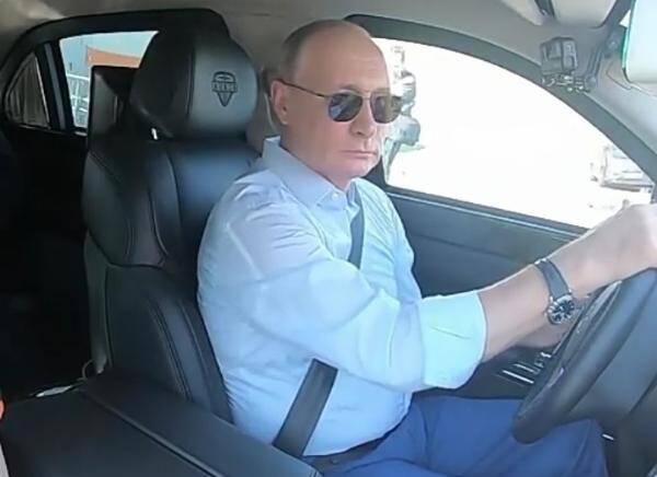 Siêu xe ''Kremlin di động'' phục vụ Tổng thống Putin được sản xuất thế nào?