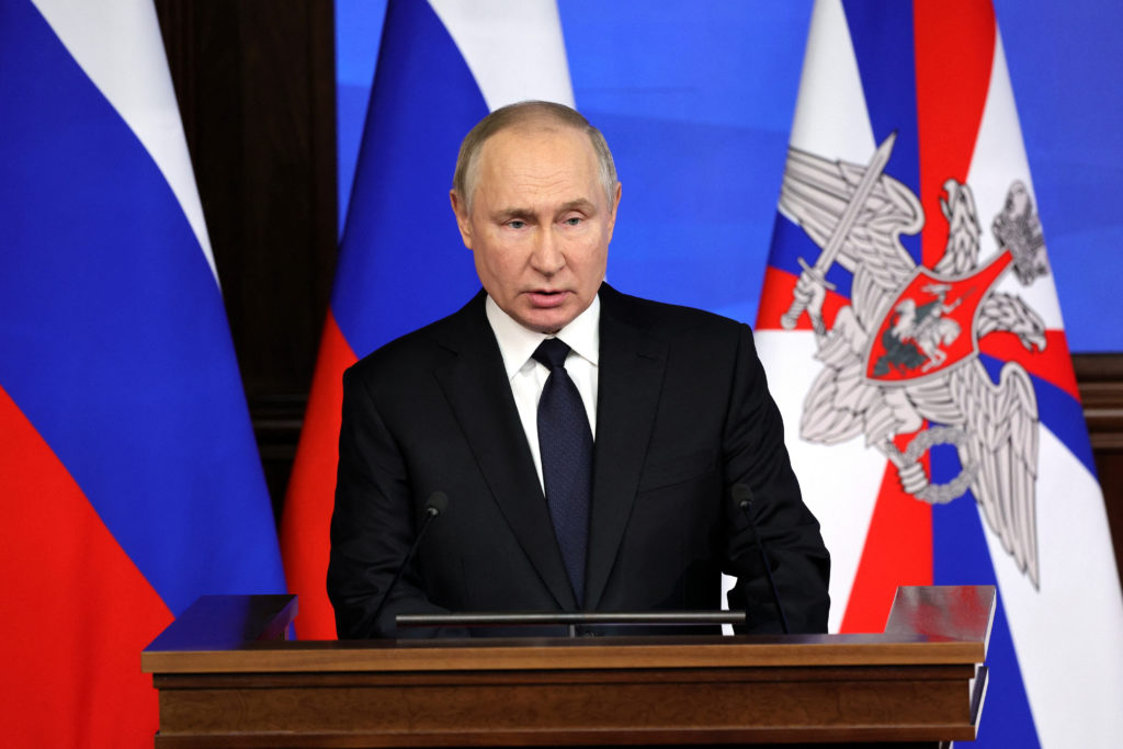 Tổng thống Putin dự kiến ký sắc lệnh phản ứng đối với mức trần giá dầu