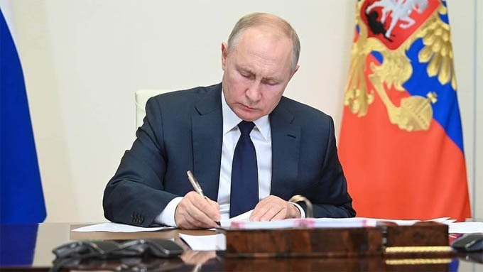 Ông Putin ký luật cấm các thống đốc được gọi là 'tổng thống'