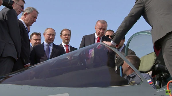 Tổng thống Putin 'khoe' Su-57, Tổng thống Erdogan 'chốt đơn hàng'