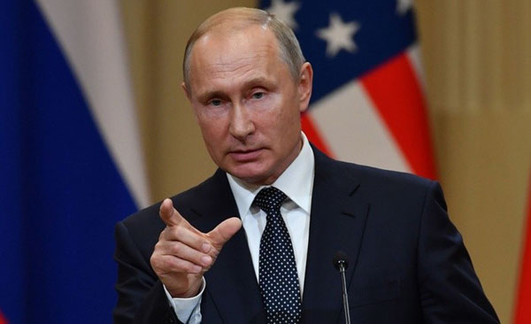 Tổng thống Ukraine muốn cấp quốc tịch cho người dân Nga, ông Putin khen 