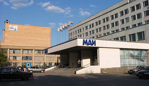 Xuất sắc nhất là sinh viên Việt Nam