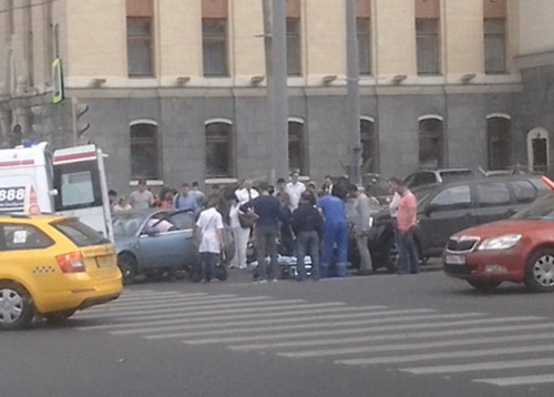 Moskva: Xe đâm nhau, lao vào khách bộ hành